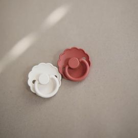 Set van 2 siliconen tutjes Daisy - Baked clay/cream