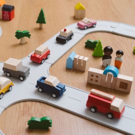 Plan Toys - Grijze houten auto - PlanWorld
